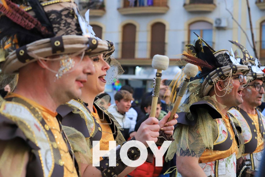 El desfile de este sábado contó con quince agrupaciones con un alto nivel. 