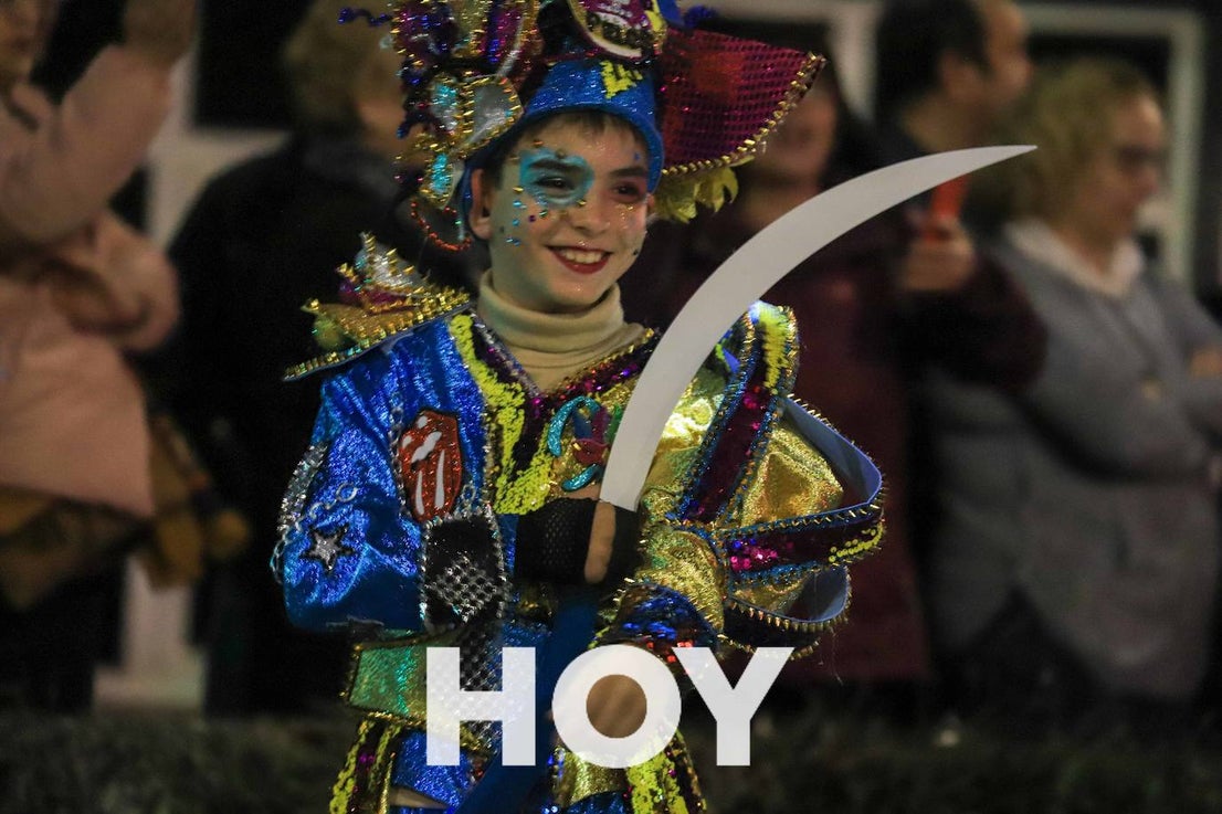 El desfile de este sábado contó con quince agrupaciones con un alto nivel. 