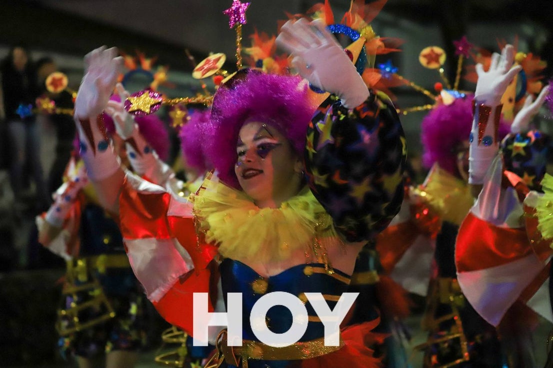 El desfile de este sábado contó con quince agrupaciones con un alto nivel. 