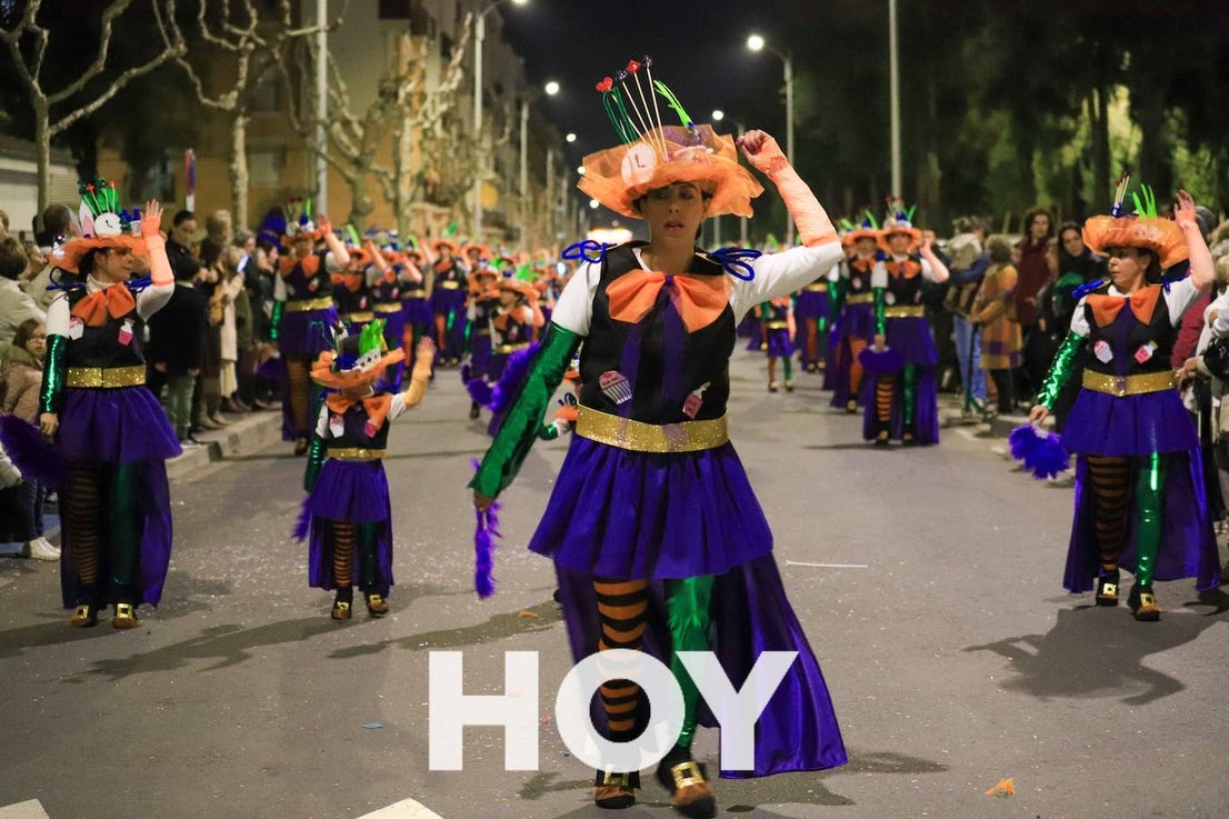 El desfile de este sábado contó con quince agrupaciones con un alto nivel. 