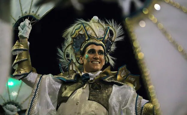 Las comparsas suben el nivel del desfile del Carnaval de Don Benito