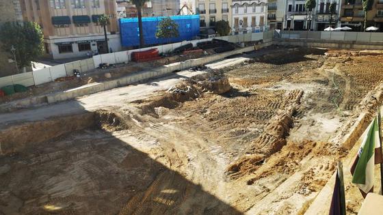El PSOE ve «irreal» el plazo en las obras de la plaza de España