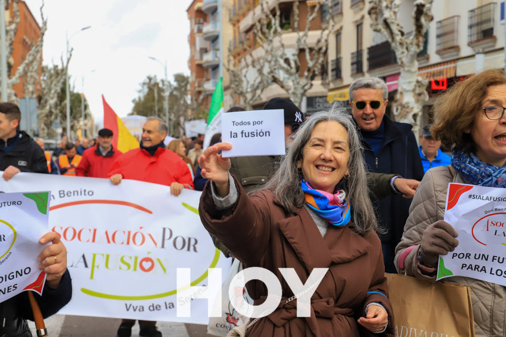 La manifestación a favor de la unión Don Benito-Villanueva, en imágenes