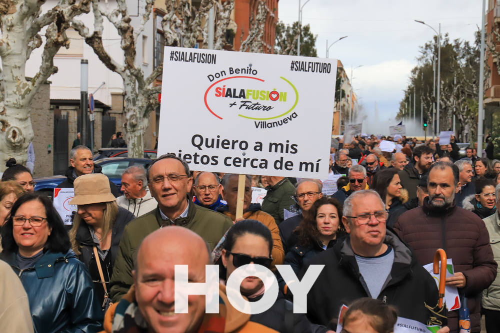 La manifestación a favor de la unión Don Benito-Villanueva, en imágenes