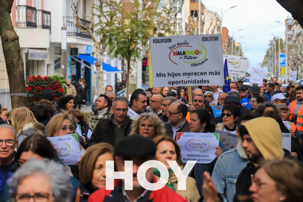 La manifestación a favor de la unión Don Benito-Villanueva, en imágenes