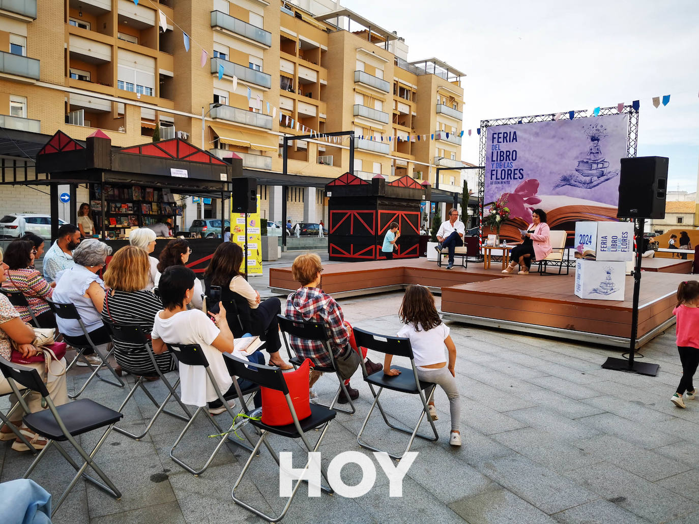 Nieves Herrero y Jesús Sánchez Adalid cierran una intensa Feria del Libro y de las Flores
