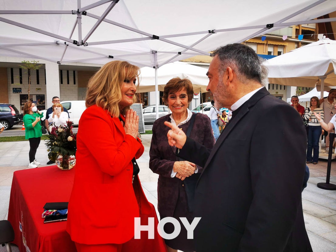 Nieves Herrero y Jesús Sánchez Adalid cierran una intensa Feria del Libro y de las Flores