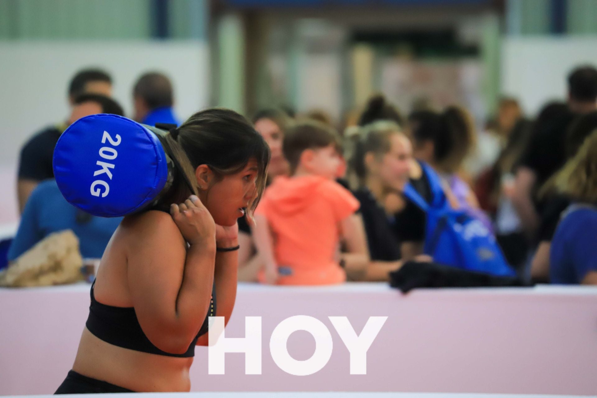 Decenas de deportistas sacan músculo en el XFit Race 2024