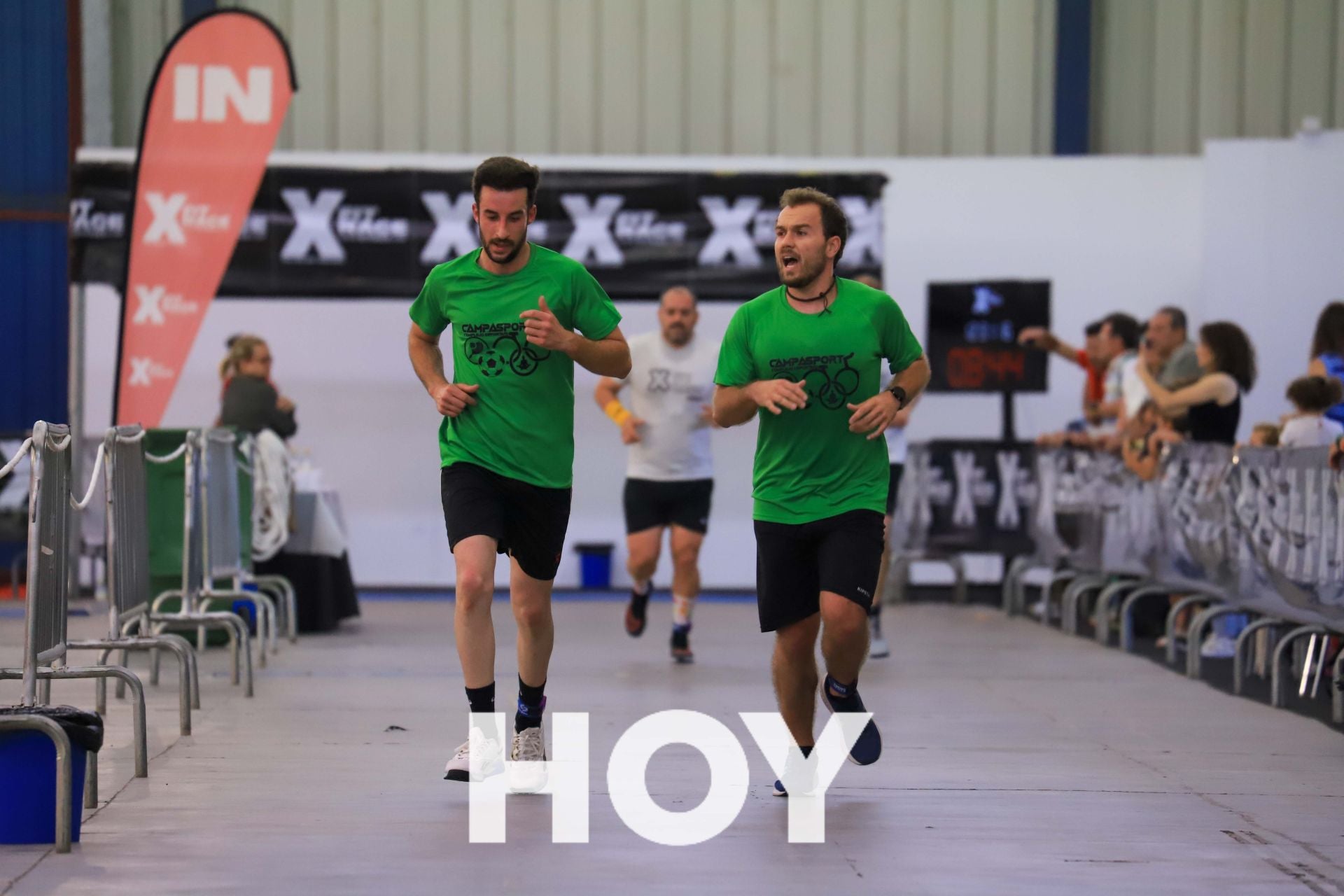 Decenas de deportistas sacan músculo en el XFit Race 2024