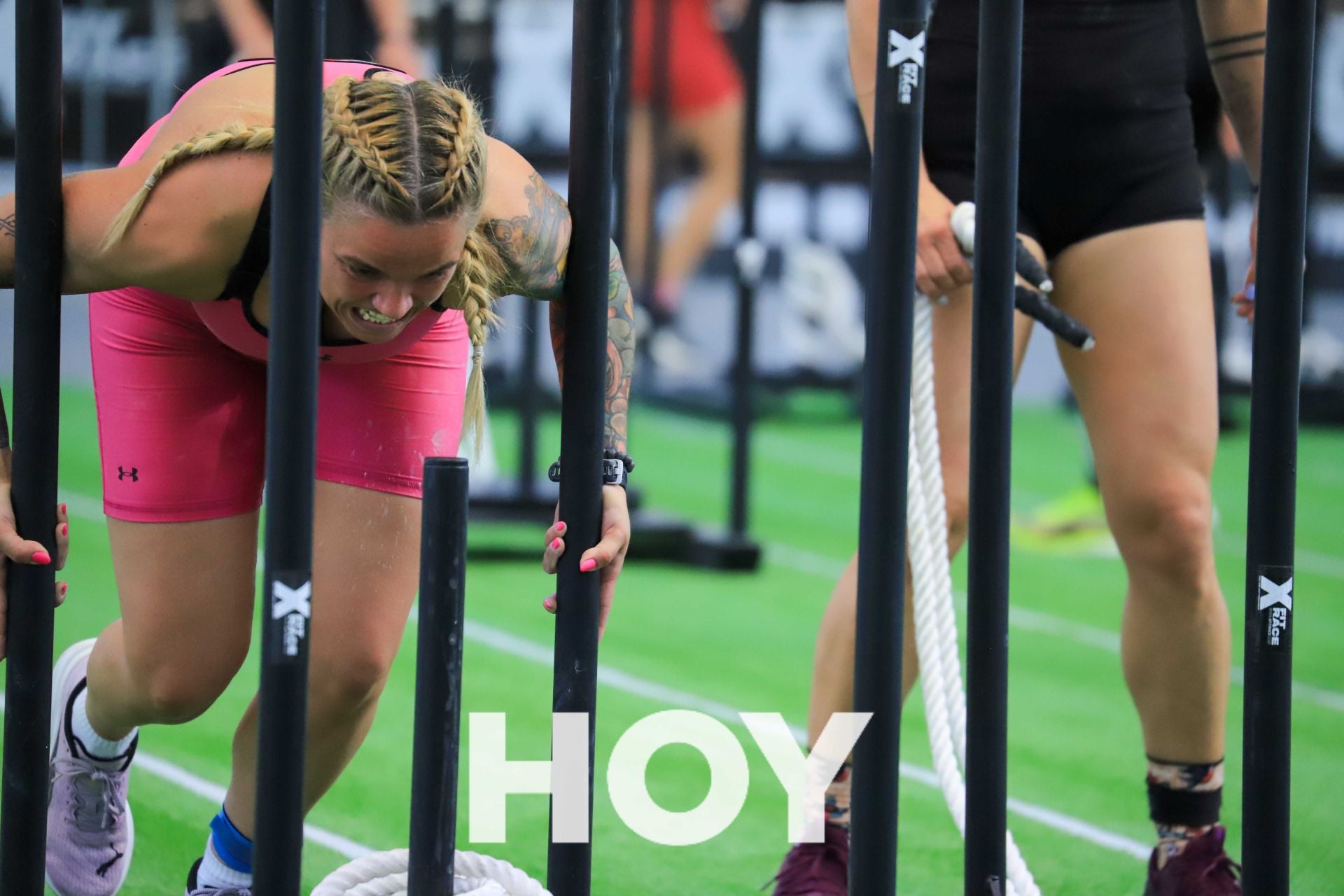 Decenas de deportistas sacan músculo en el XFit Race 2024