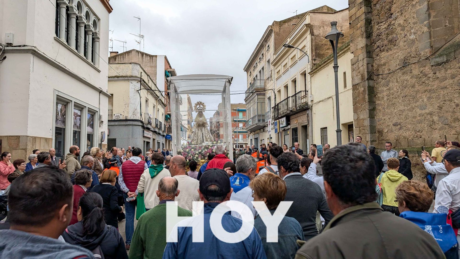 Ofrenda floral y despedida a la Virgen de las Cruces
