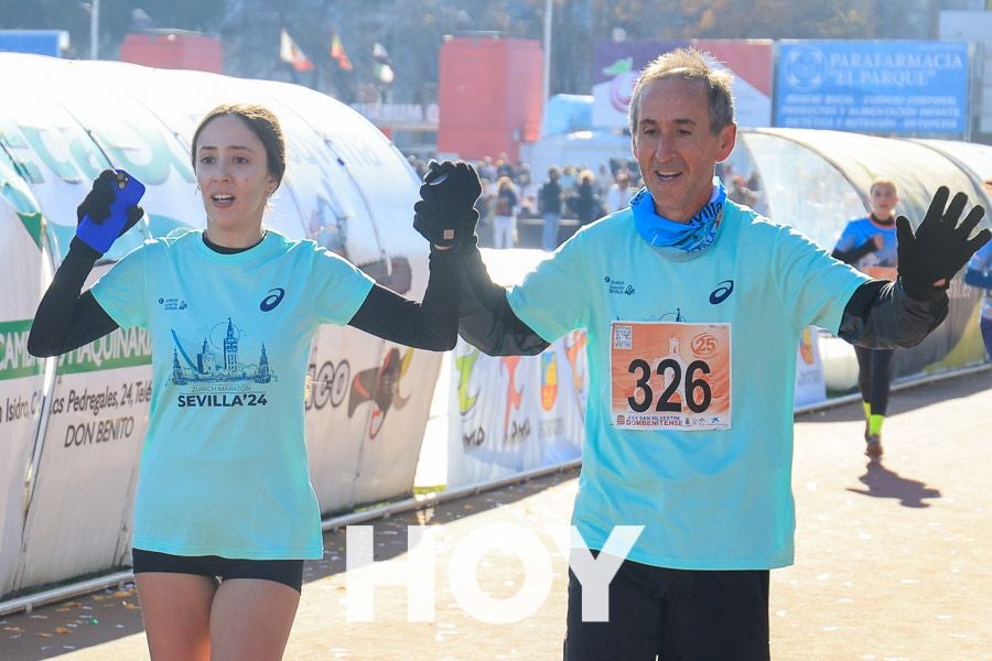 Imágenes de la despedida del año en Don Benito con la San Silvestre