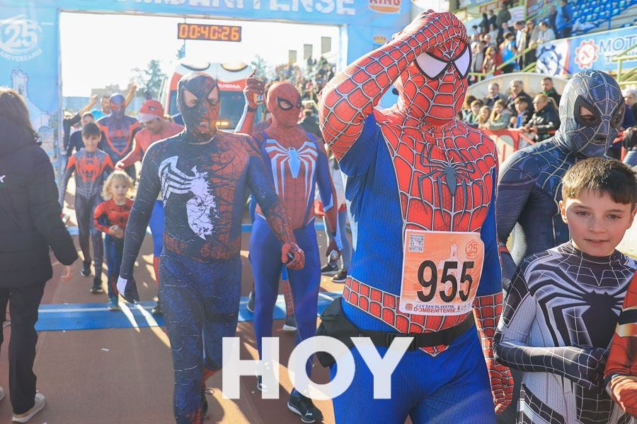 Imágenes de la despedida del año en Don Benito con la San Silvestre