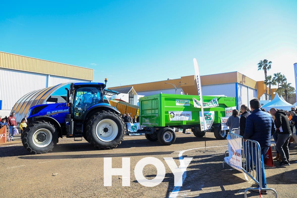 Imágenes: Concurso de Maniobrabilidad con tractor en Agroexpo