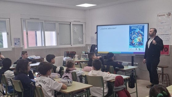Los centros educativos forman al alumnado sobre conductas adictivas