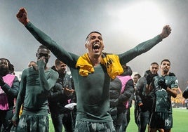 Pedro Porro busca hoy su primer gran título europeo