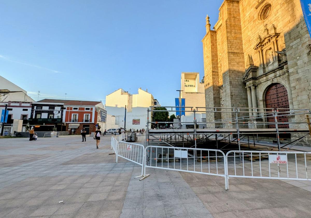La plaza de España, preparada para Contempopránea 2025
