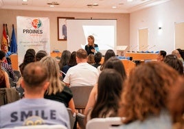 Medio centenar de profesionales se forman en la prevención del suicidio