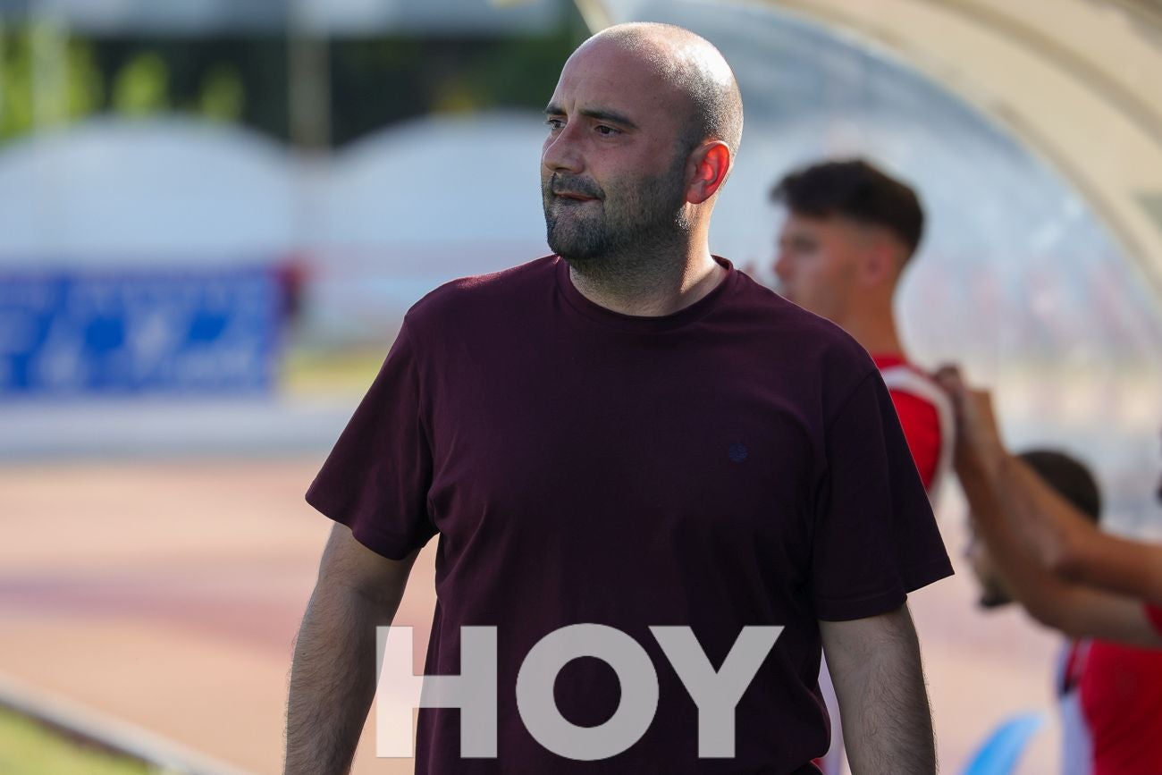 FOTOGRAFÍAS: El Don Benito se lleva el derbi contra el Villanovense