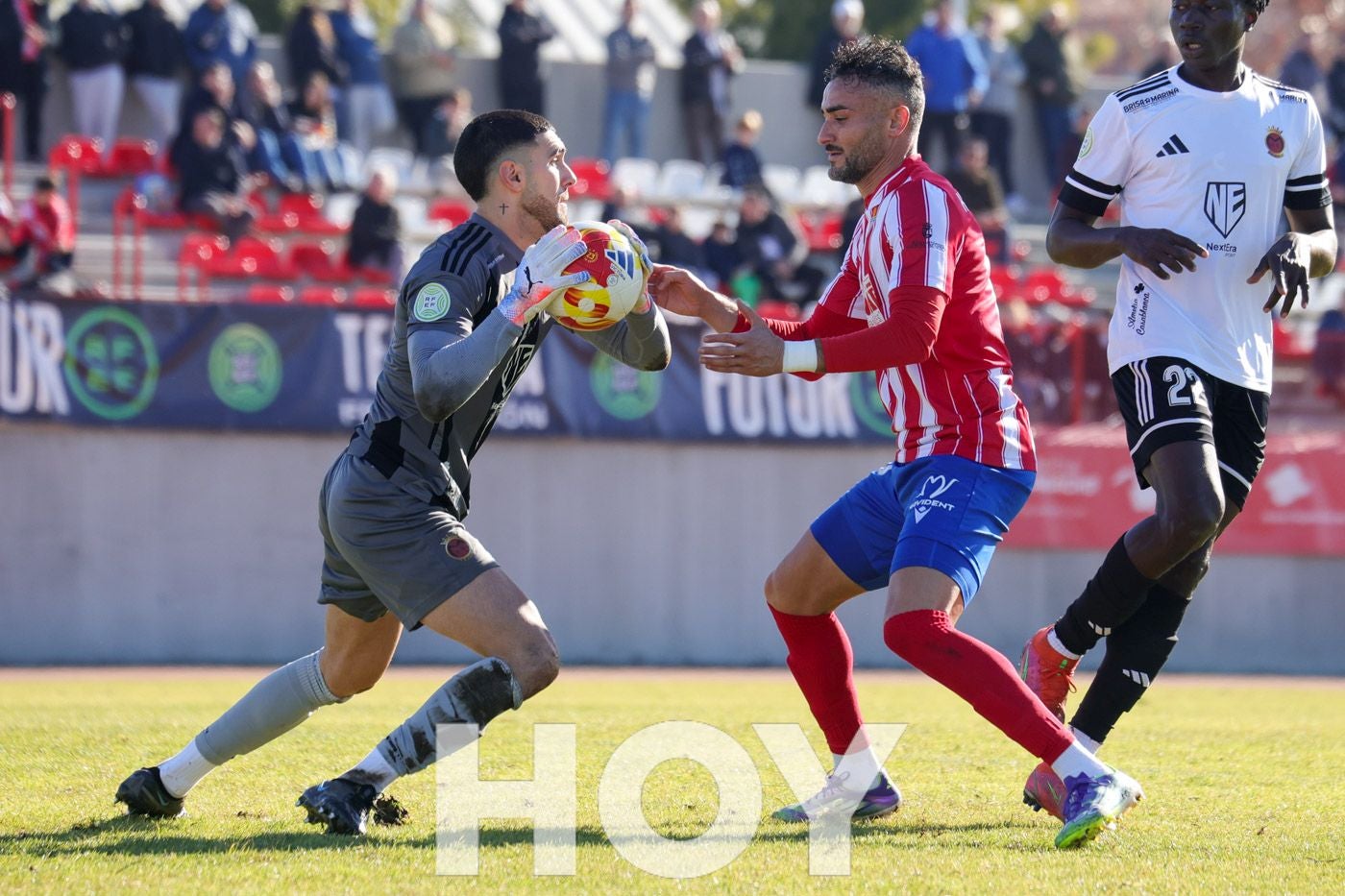 El Don Benito arranca más líder la segunda vuelta