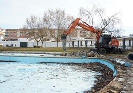 La obra de la piscina se inicia con los plazos muy ajustados