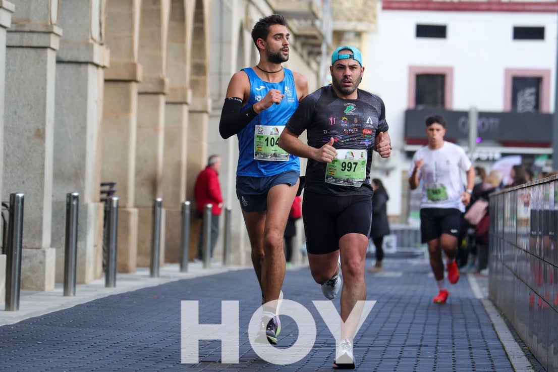 Gran ambiente de atletismo en las calles de Don Benito