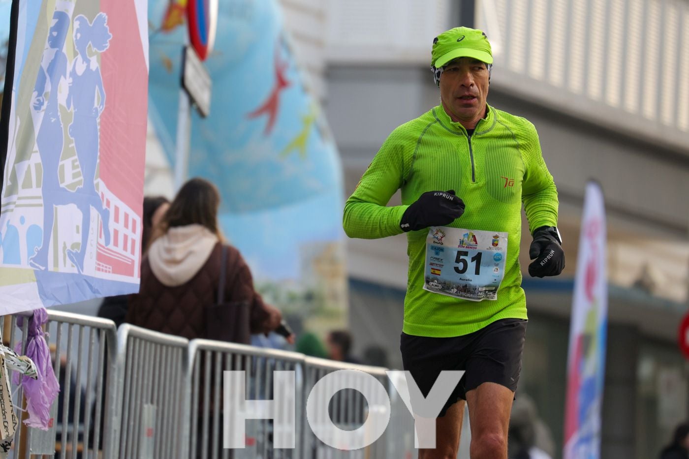 Gran ambiente de atletismo en las calles de Don Benito
