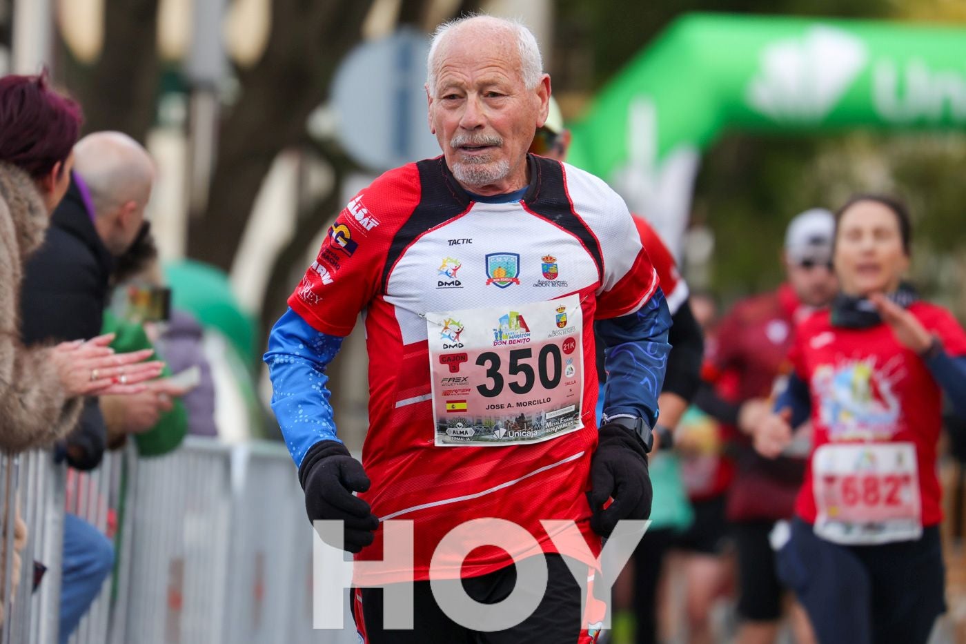 Gran ambiente de atletismo en las calles de Don Benito