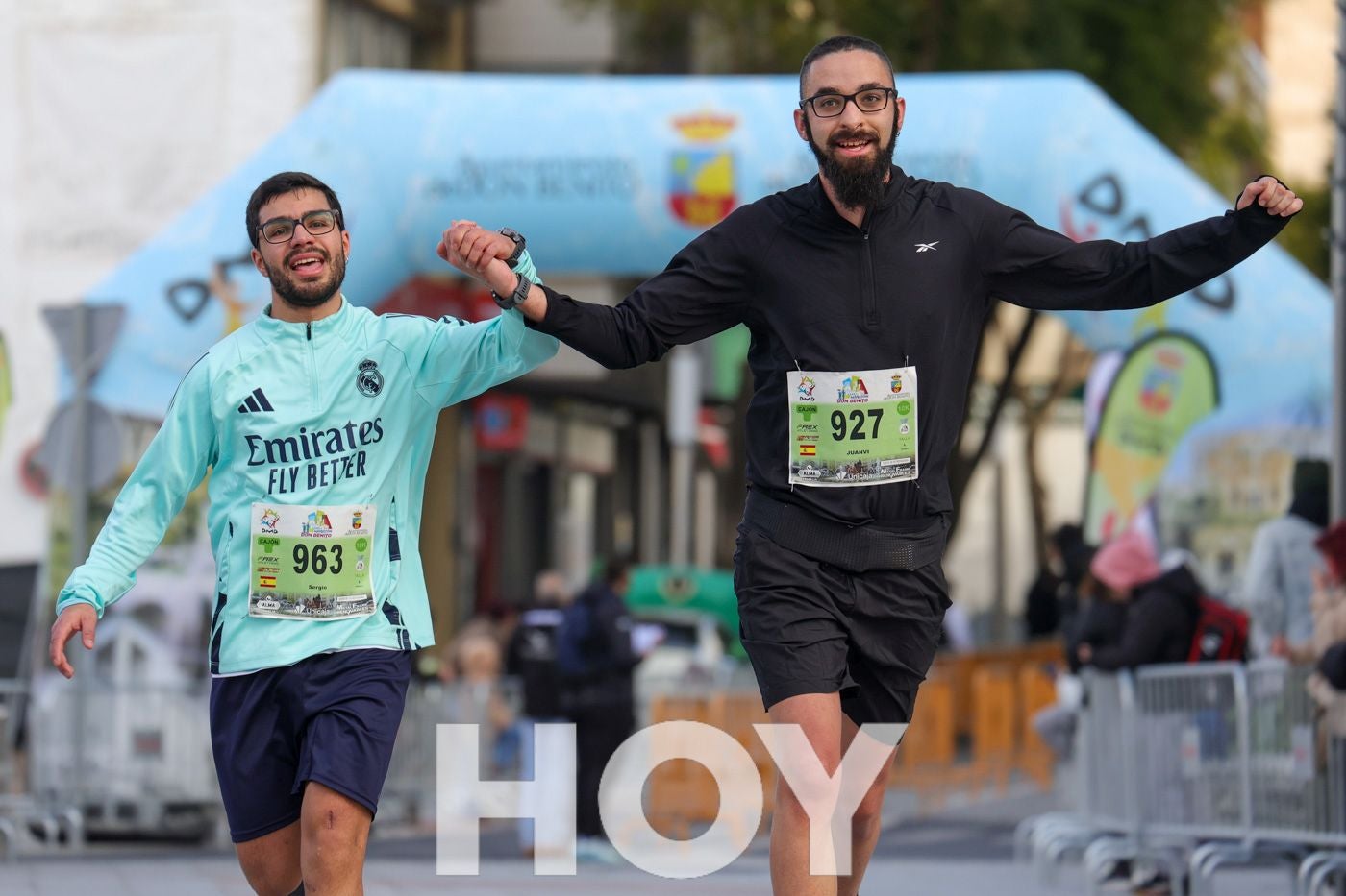Gran ambiente de atletismo en las calles de Don Benito