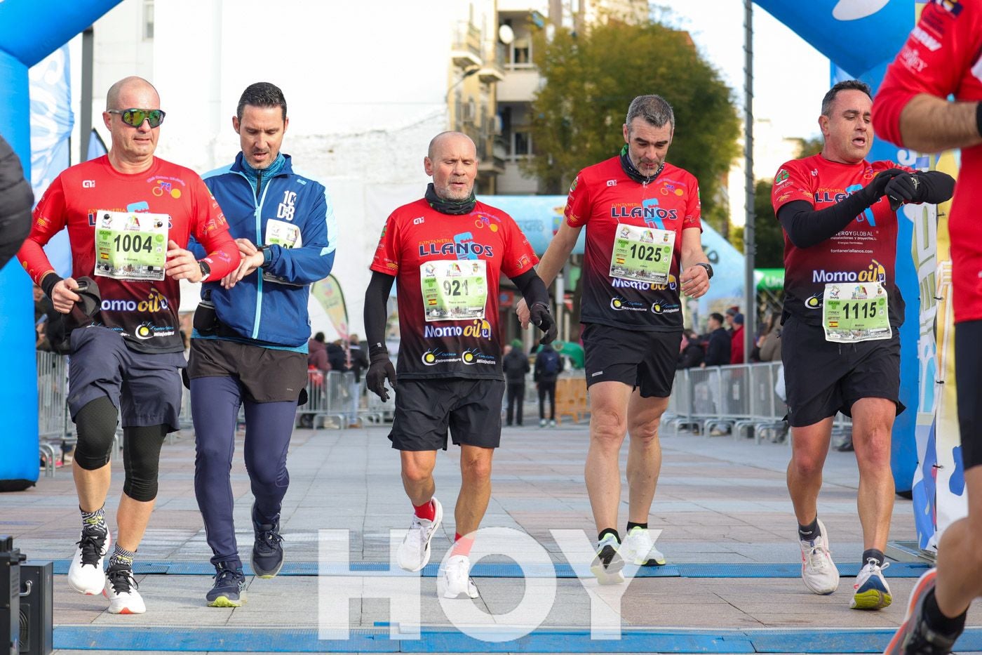 Gran ambiente de atletismo en las calles de Don Benito