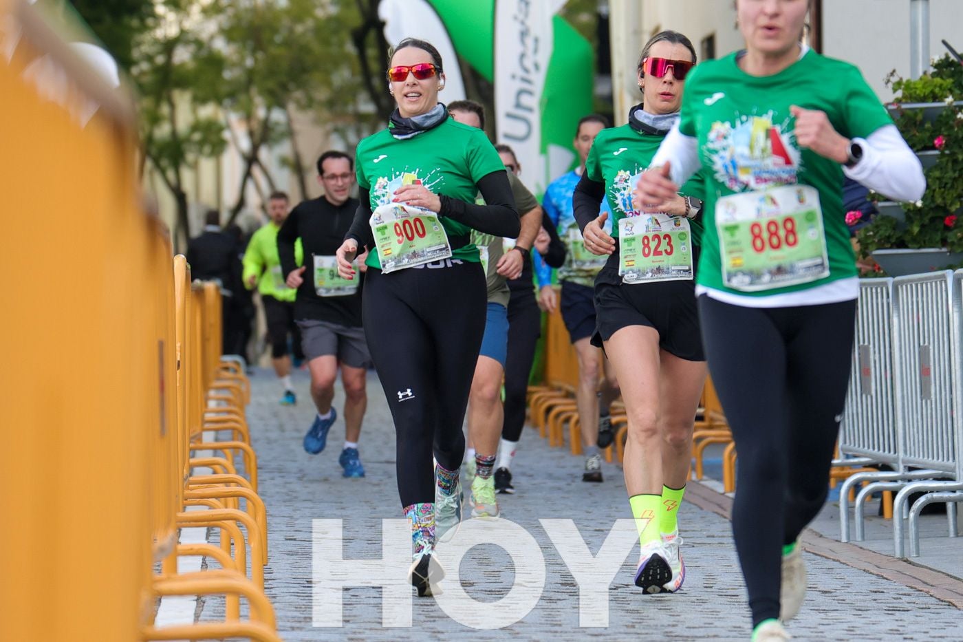 Gran ambiente de atletismo en las calles de Don Benito