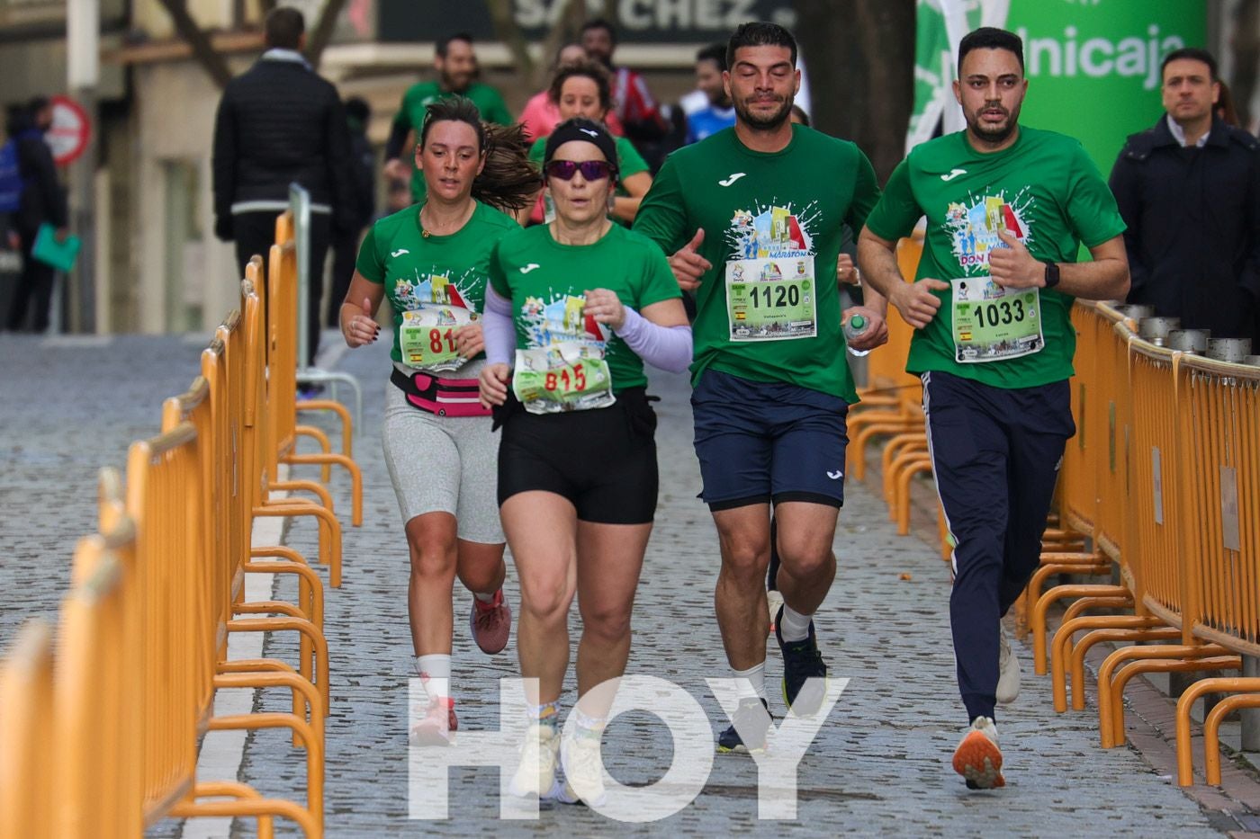 Gran ambiente de atletismo en las calles de Don Benito