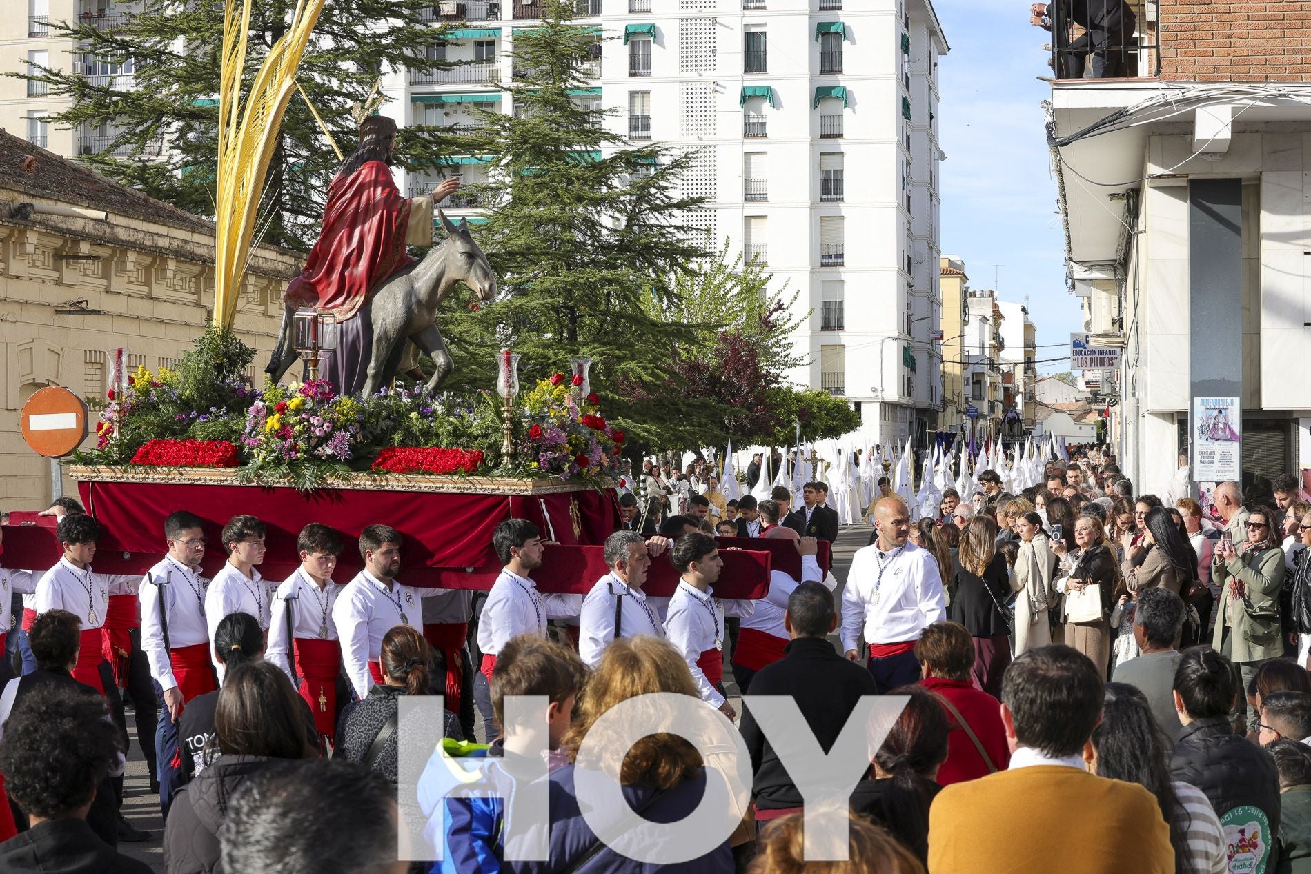 Imágenes del Domingo de Ramos y el Lunes Santo en Don Benito