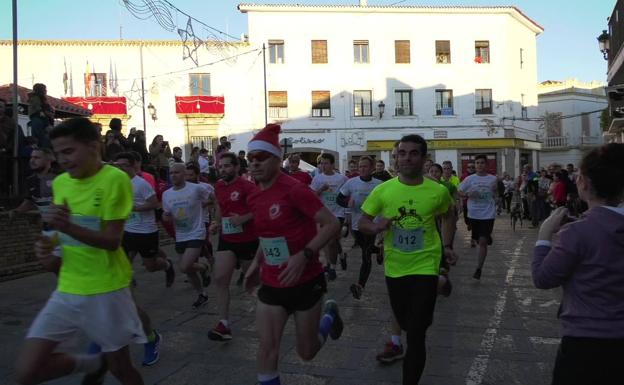 Participantes en la salida de la carrera. 