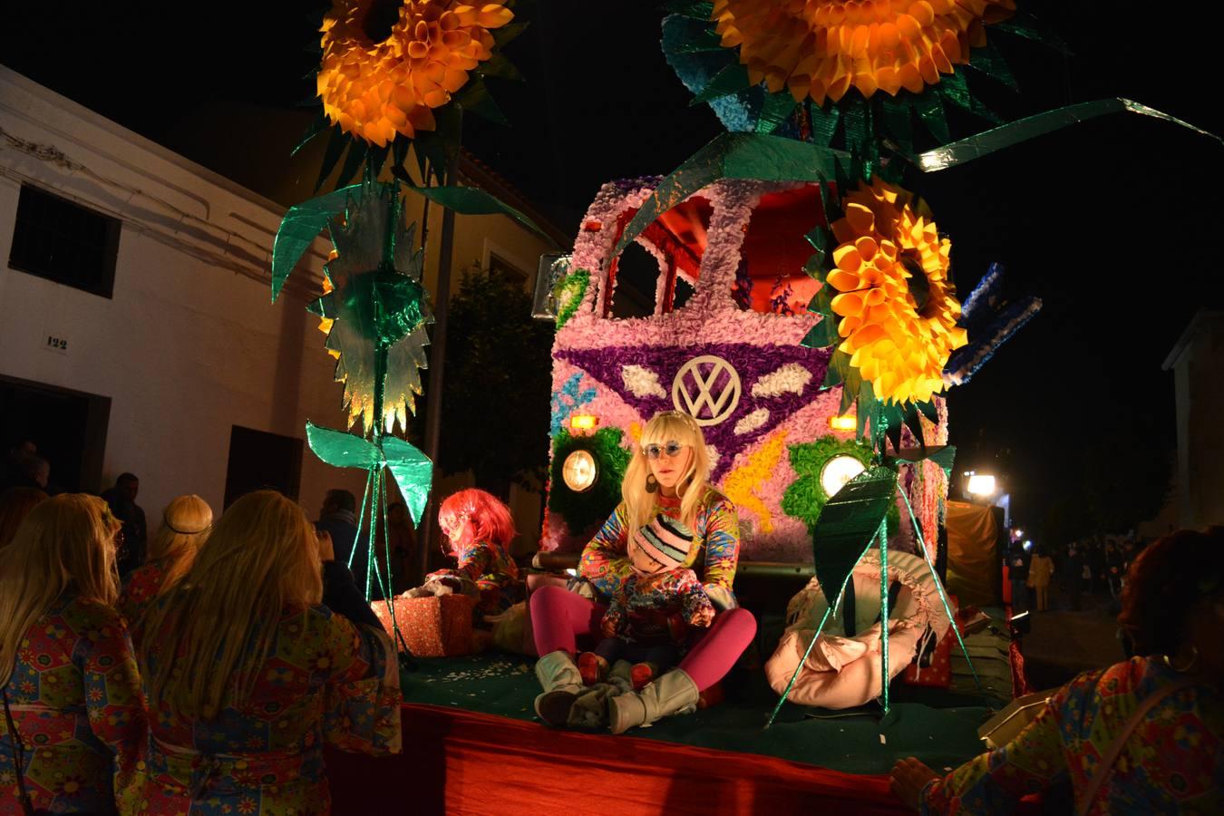 Imágenes de las carrozas que acompañaban a SSMM los Reyes Magos de Oriente, junto a los niños y jóvenes de Fregenal. 