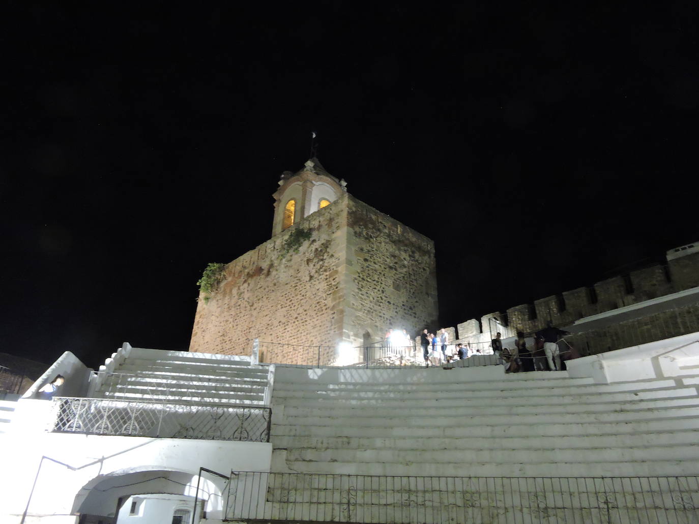 100 fotos sobre todas las actividades de la noche en blanco frexnense.