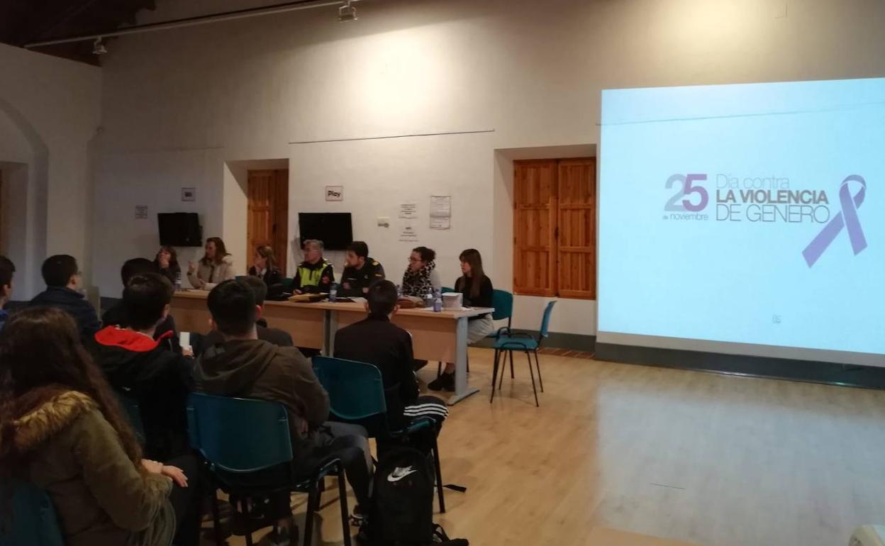 Mesa completa con los alumnos pendientes