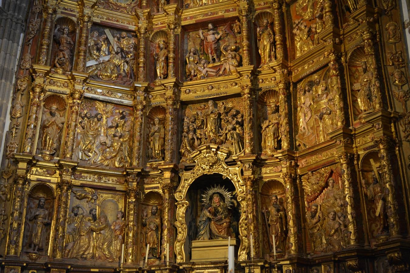 Vista parcial del retablo. 