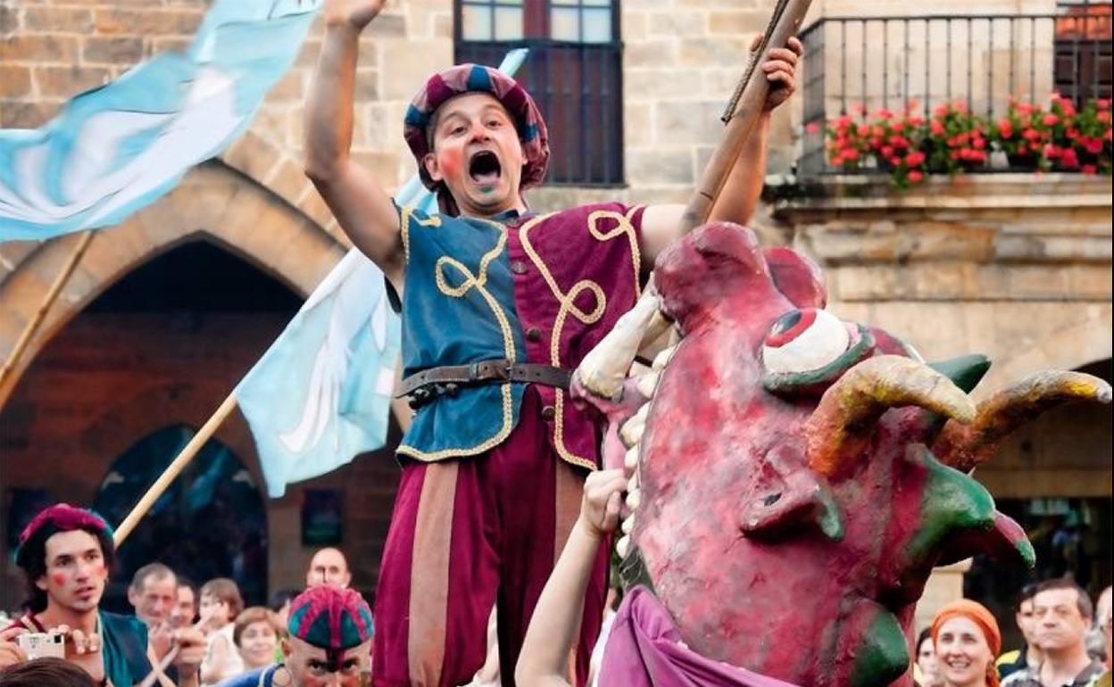Los Titiriteros de Binéfar celebran la llegada del verano