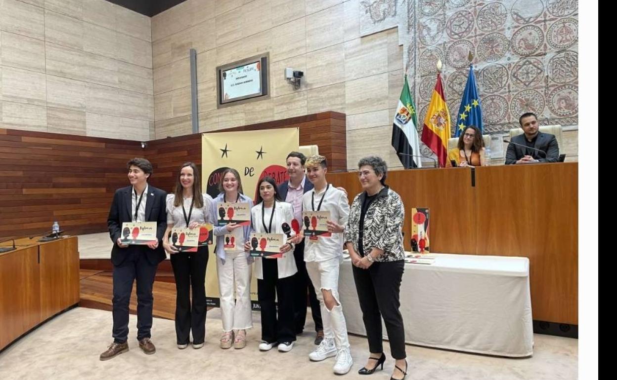 El IES Eugenio Hermoso, de Fregenal, subcampeón de Extremadura en el primer Concurso de Debate, organizado por Educación