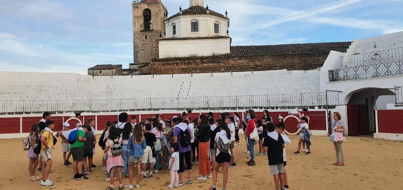 120 alumnos de diferentes lugares de España celebran una convivencia en Fregenal
