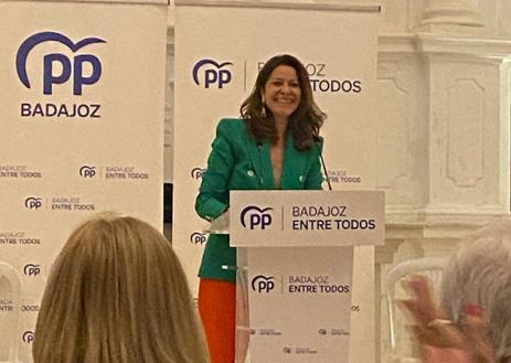 Imagen secundaria 1 - Tina Rodríguez durante su intervención. 