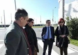 Archivo. Miguel Ángel Gallardo junto a María José, actual portavoz y secretaria general del PSOE frexnense, en una visita a la localidad en 2020.
