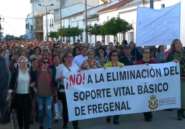 Alrededor de medio millar de ciudadanos se manifestaban por el soporte vital en 2022.