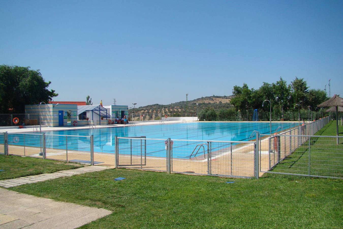 El nuevo gobierno municipal decreta tres días del bañista con descuentos del 50 % en la piscina