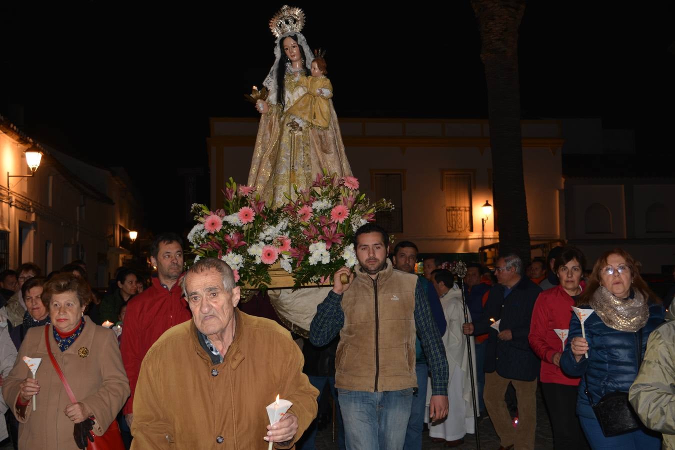 Numerosos fieles acompañaron a la Virgen de la Salud en el día de la Candelaria