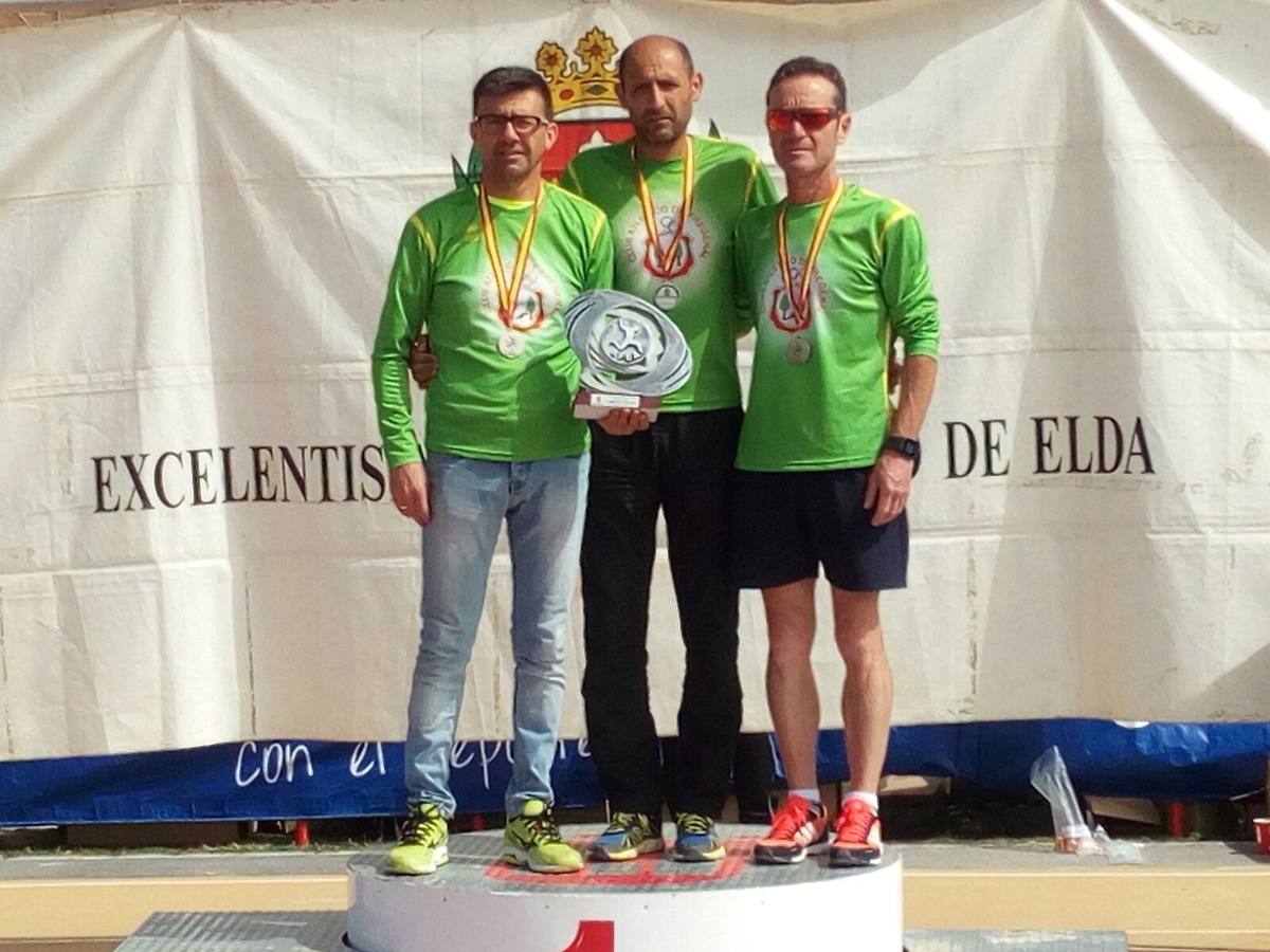 El equipo veterano del Club Atlético Fregenal subcampeón de España de Campo a Través en Alicante