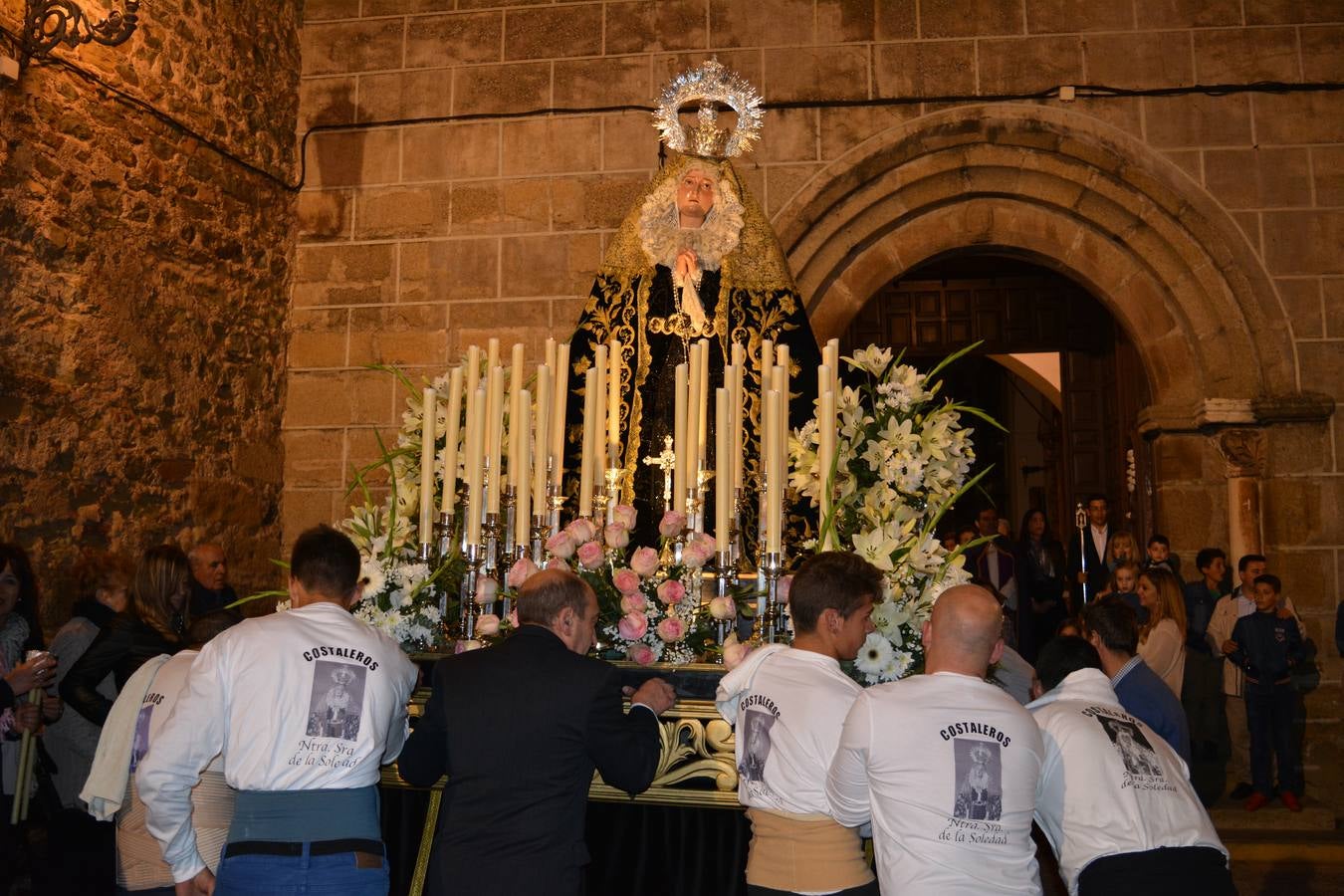 Costaleros de María bajo la advocación de La Soledad