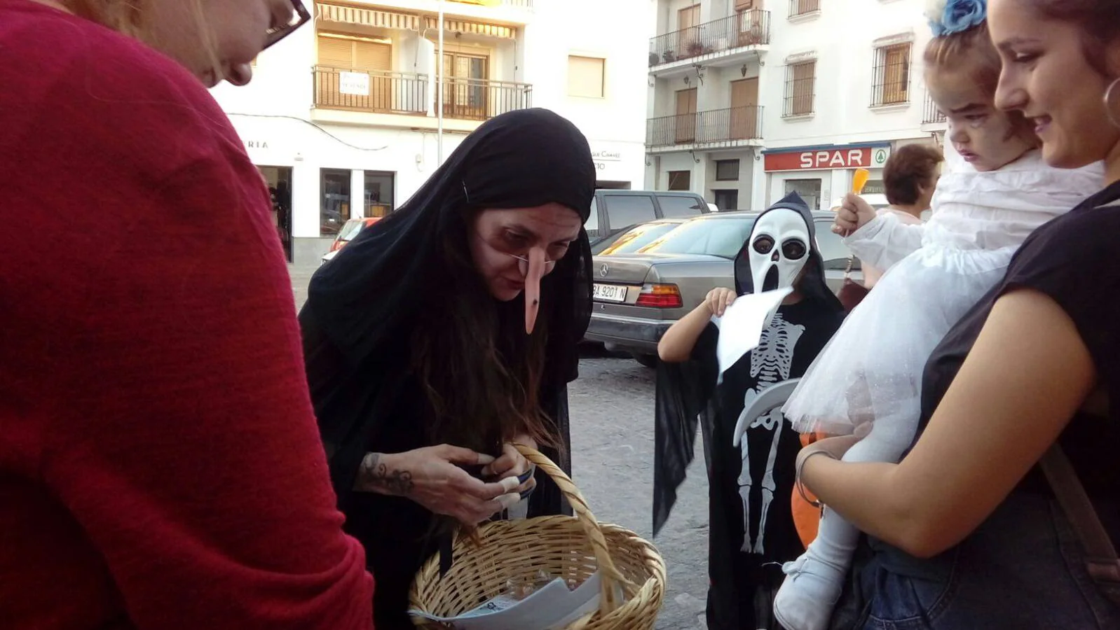 Participantes en la actividad en el Paseo del Pilarito. 