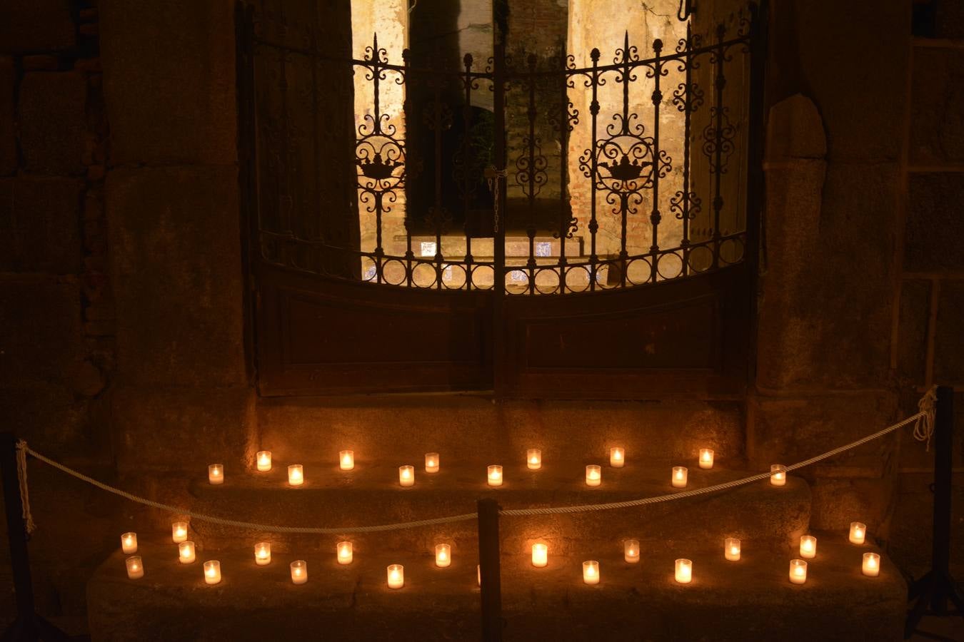 Cine, danza aérea, gastronomía y literatura completan el programa de la Noche en Blanco